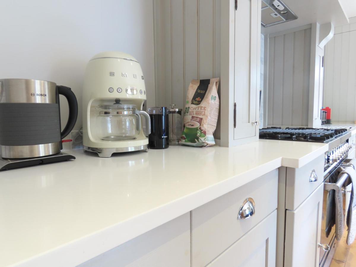 Entire Seaside Luxury Home With On Site Parking! Poole Exteriör bild