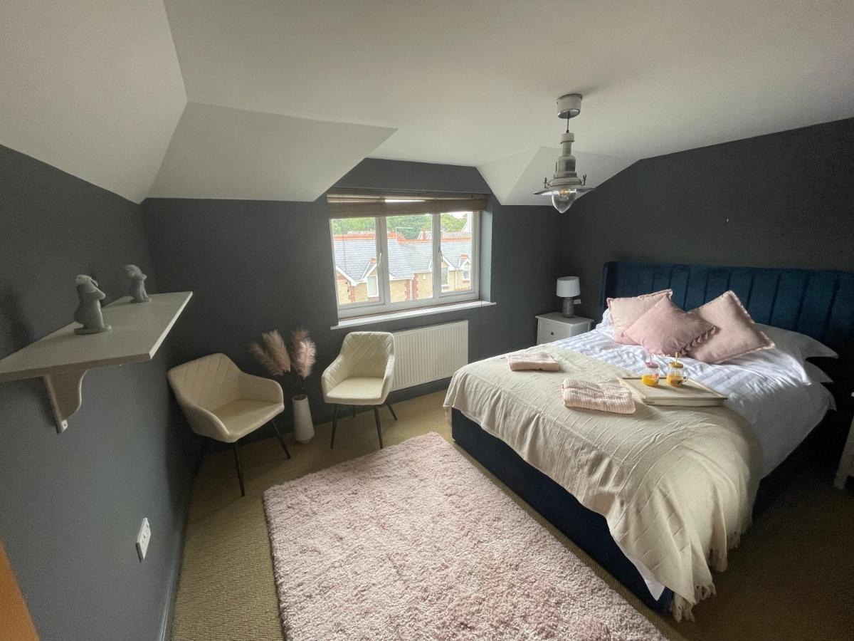 Entire Seaside Luxury Home With On Site Parking! Poole Exteriör bild